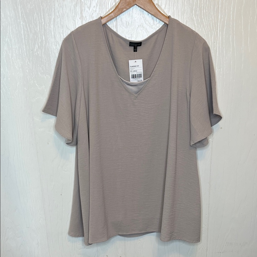 Buckle Taupe V-Neck Short Sleeve Tee